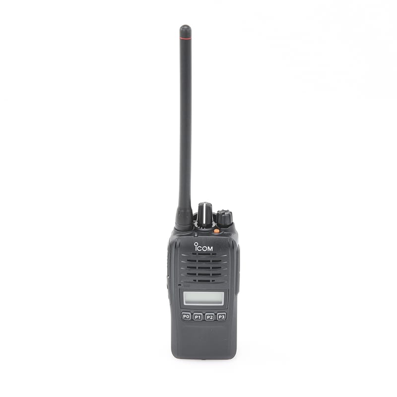 Radio Digital NXDN en la banda de VHF, rango de frecuencia 136-174MHz, sumergible IP67, analógico y digital, opera en sistemas trunking y convencional, 5W de potencia. · ICOM