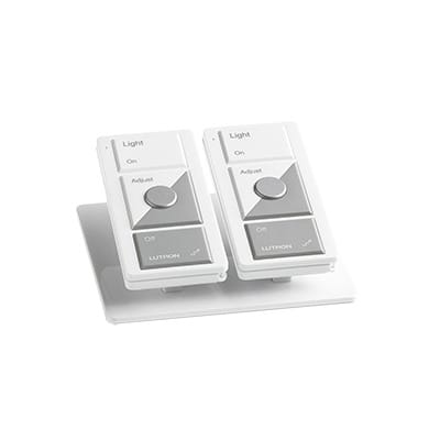 Base de mesa para dos controles remotos inalámbricos LUTRON. Con goma para evitar deslizamiento. · LUTRON CASETA WIRELESS